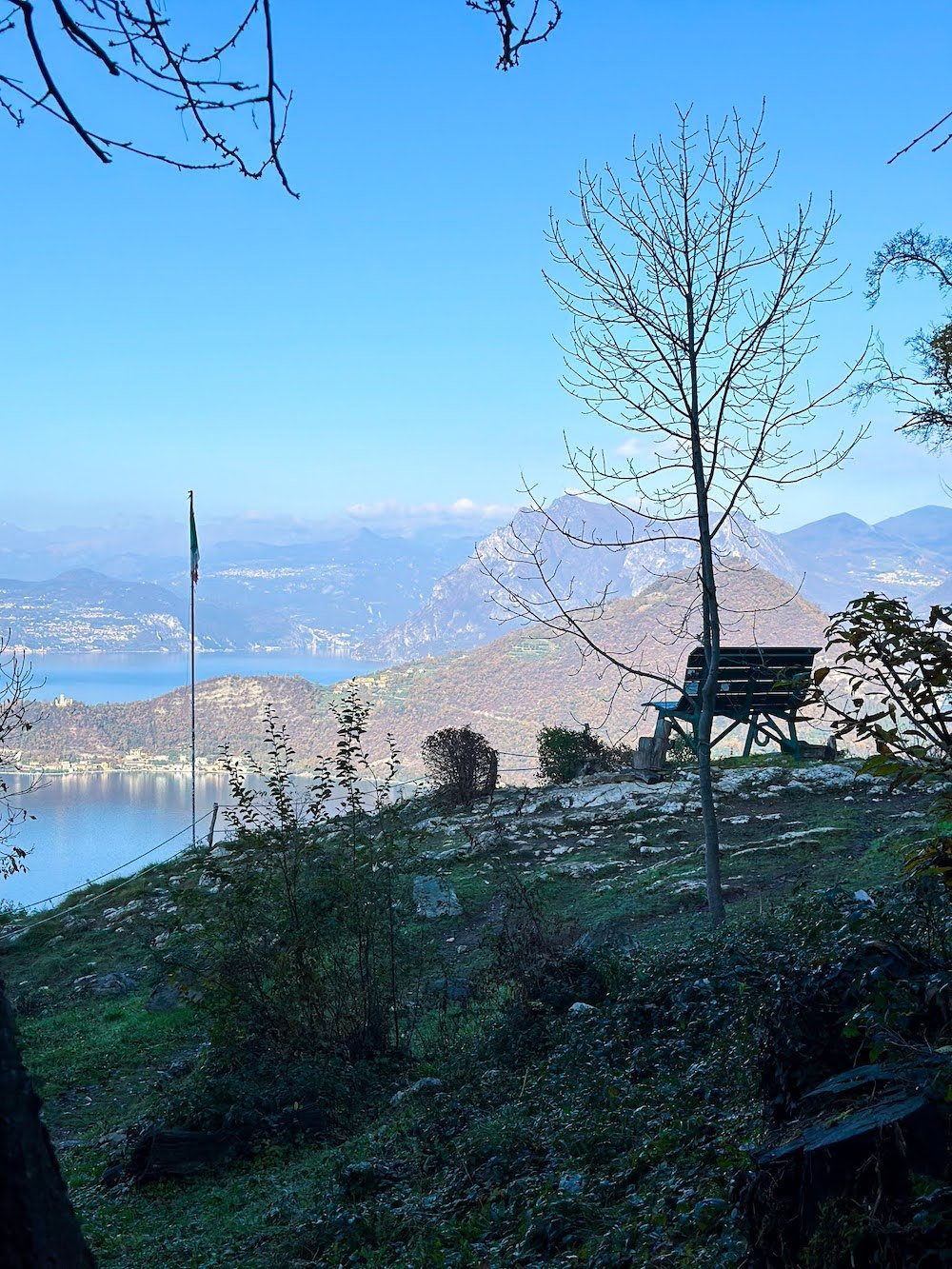 Surrounded by mountains, lake Iseo offers beautiful scenery and opportunities for adventures and relaxing things to do when you visit.